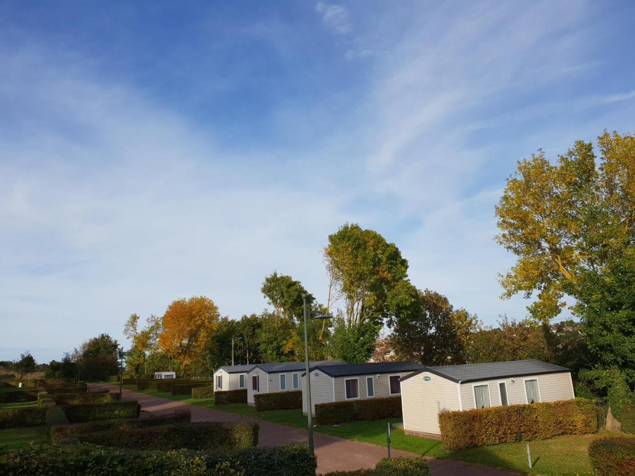 Camping Le Mont Joli Bois クリエル・シュル・メール エクステリア 写真
